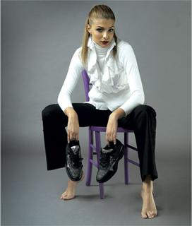 Cristina Chiabotto feet photo thumbnail