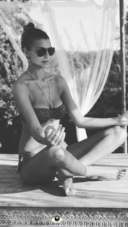 Cristina Chiabotto feet photo thumbnail