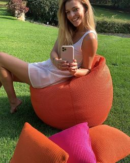 Cristina Chiabotto feet photo thumbnail