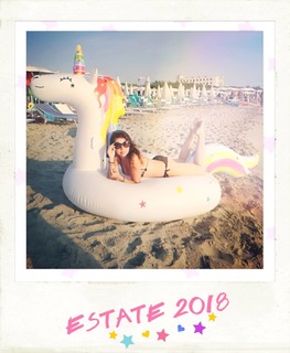 Cristina D'Avena feet photo 1