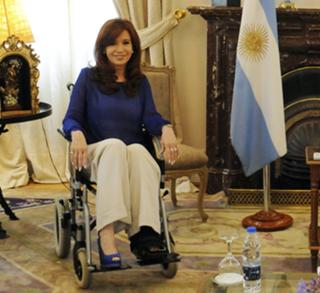 Cristina Fernández de Kirchner feet photo 18