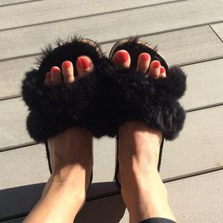 Cristina Ferreira feet photo thumbnail