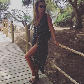 Cristina Ferreira feet photo thumbnail