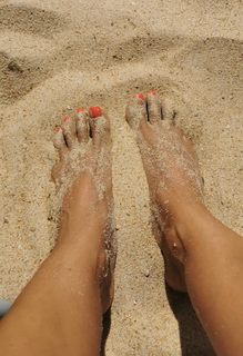 Cristina Ferreira feet photo thumbnail