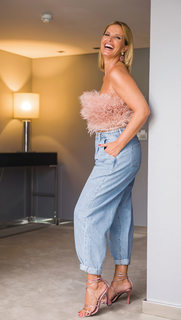 Cristina Ferreira feet photo thumbnail