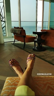 Cristina Ferreira feet photo thumbnail