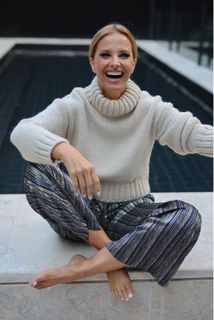 Cristina Ferreira feet photo thumbnail
