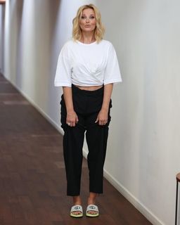 Cristina Ferreira feet photo thumbnail
