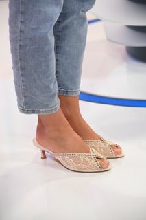 Cristina Ferreira feet photo thumbnail