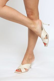 Cristina Ferreira feet photo 7