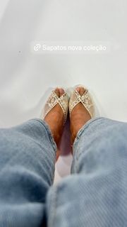 Cristina Ferreira feet photo 11