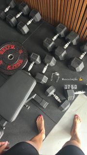 Cristina Ferreira feet photo 10