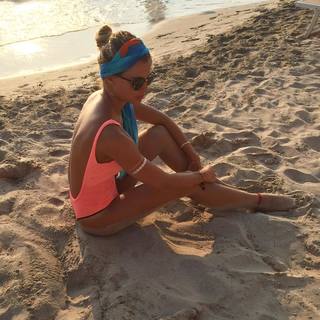 Cristina Marino feet photo 3