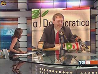 Cristina Parodi feet photo thumbnail