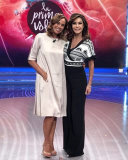 Cristina Parodi feet photo thumbnail