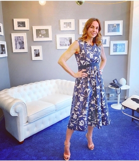 Cristina Parodi feet photo thumbnail