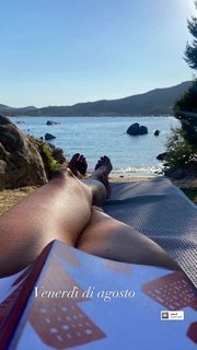 Cristina Parodi feet photo thumbnail