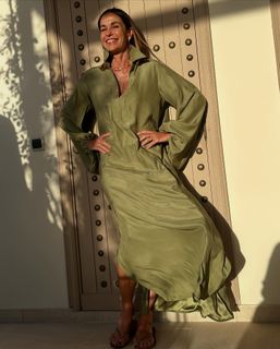 Cristina Parodi feet photo thumbnail