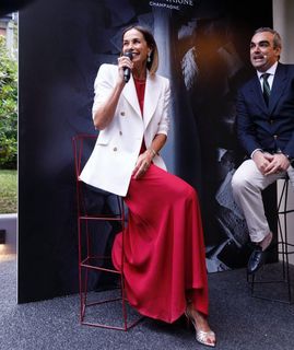 Cristina Parodi feet photo thumbnail