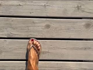 Cristina Parodi feet photo thumbnail