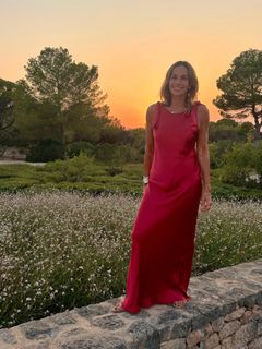 Cristina Parodi feet photo thumbnail