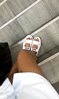 Cristina Pedroche feet photo thumbnail