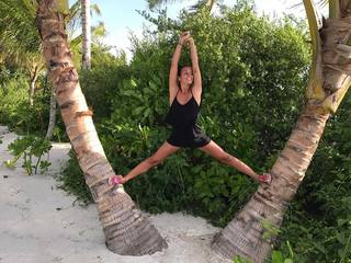 Cristina Pedroche feet photo thumbnail