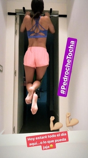 Cristina Pedroche feet photo thumbnail