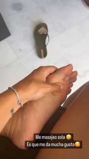 Cristina Pedroche feet photo thumbnail
