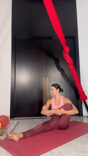 Cristina Pedroche feet photo thumbnail