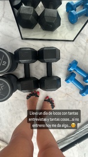 Cristina Pedroche feet photo thumbnail
