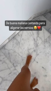 Cristina Pedroche feet photo thumbnail
