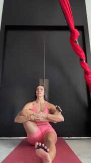 Cristina Pedroche feet photo thumbnail