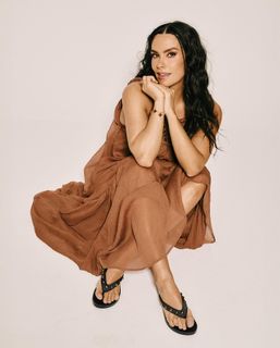 Cristina Pedroche feet photo thumbnail
