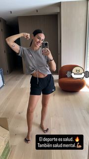 Cristina Pedroche feet photo thumbnail