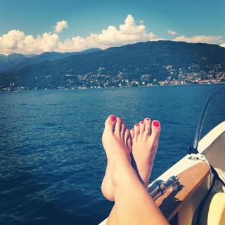 Cristina Scabbia feet photo thumbnail