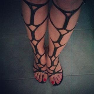 Cristina Scabbia feet photo thumbnail