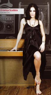 Cristina Scabbia feet photo thumbnail