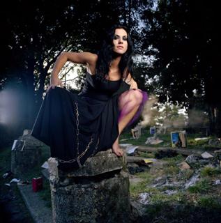 Cristina Scabbia feet photo thumbnail