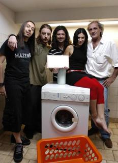 Cristina Scabbia feet photo thumbnail