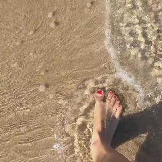 Cristina Scabbia feet photo thumbnail