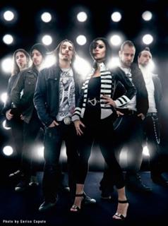 Cristina Scabbia feet photo thumbnail