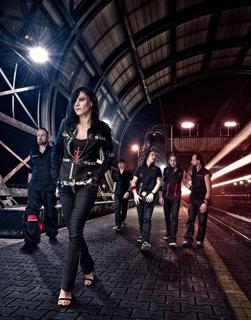 Cristina Scabbia feet photo thumbnail