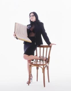 Cristina Scabbia feet photo thumbnail