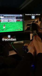Cristina Scabbia feet photo thumbnail