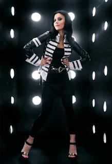 Cristina Scabbia feet photo thumbnail
