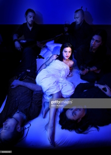 Cristina Scabbia feet photo thumbnail