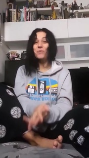 Cristina Scabbia feet photo thumbnail