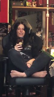 Cristina Scabbia feet photo thumbnail
