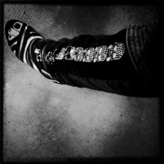 Cristina Scabbia feet photo thumbnail